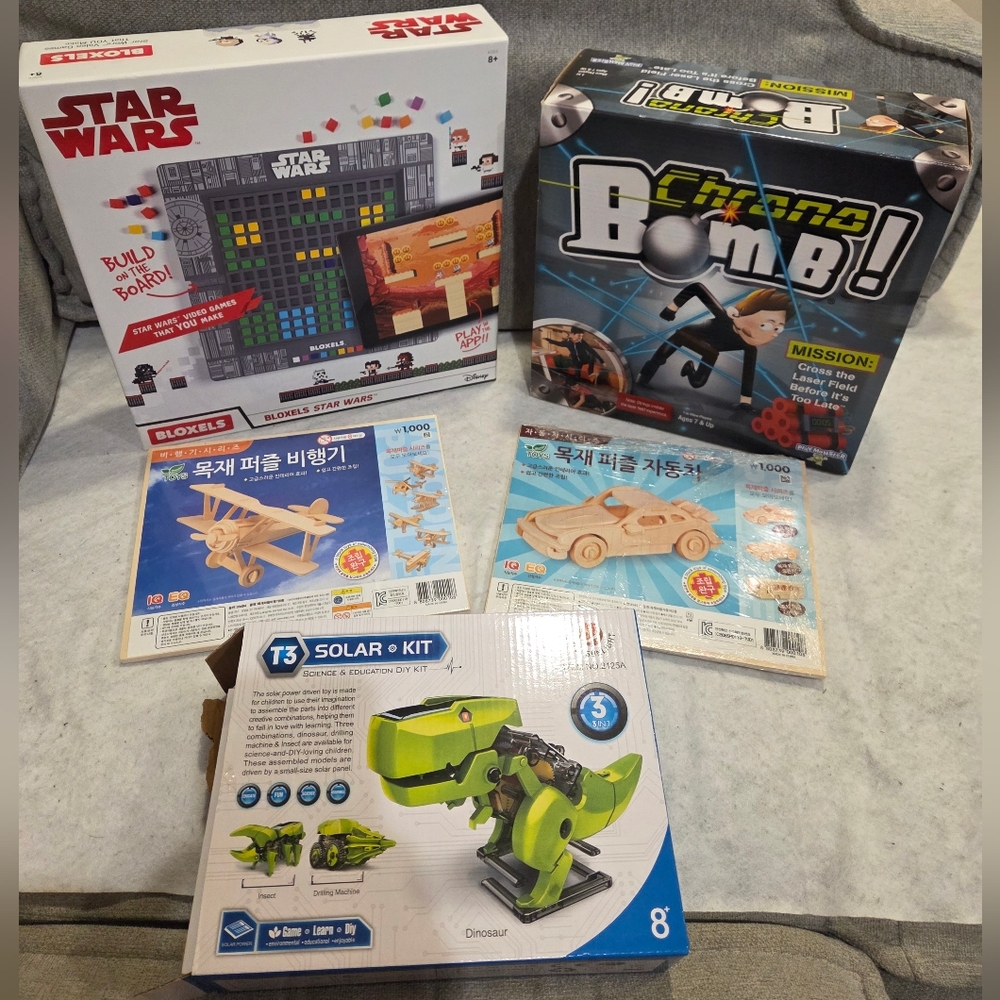 Lot of 5 New Board Games & Building Toys